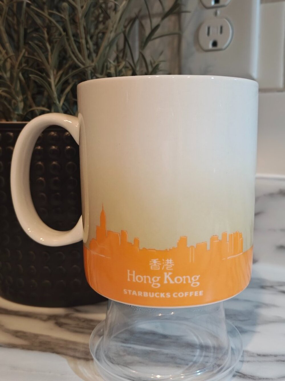 Starbucks Global Icon Collection Hong Kong 16 oz Mug - Picture 4 of 9